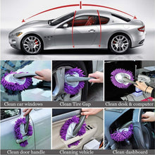 Microfiber duster for car wash, cleaning tool for dirty glasses and windows.