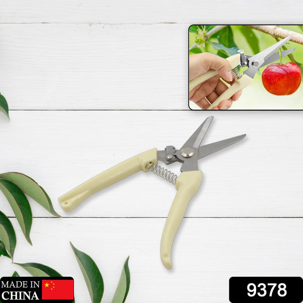 garden pruning shears showing anti-slip handle.