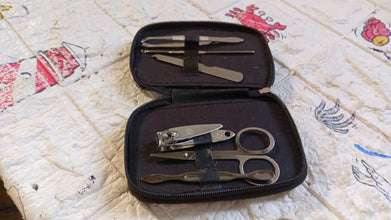 Nail grooming kit with top-grade tools